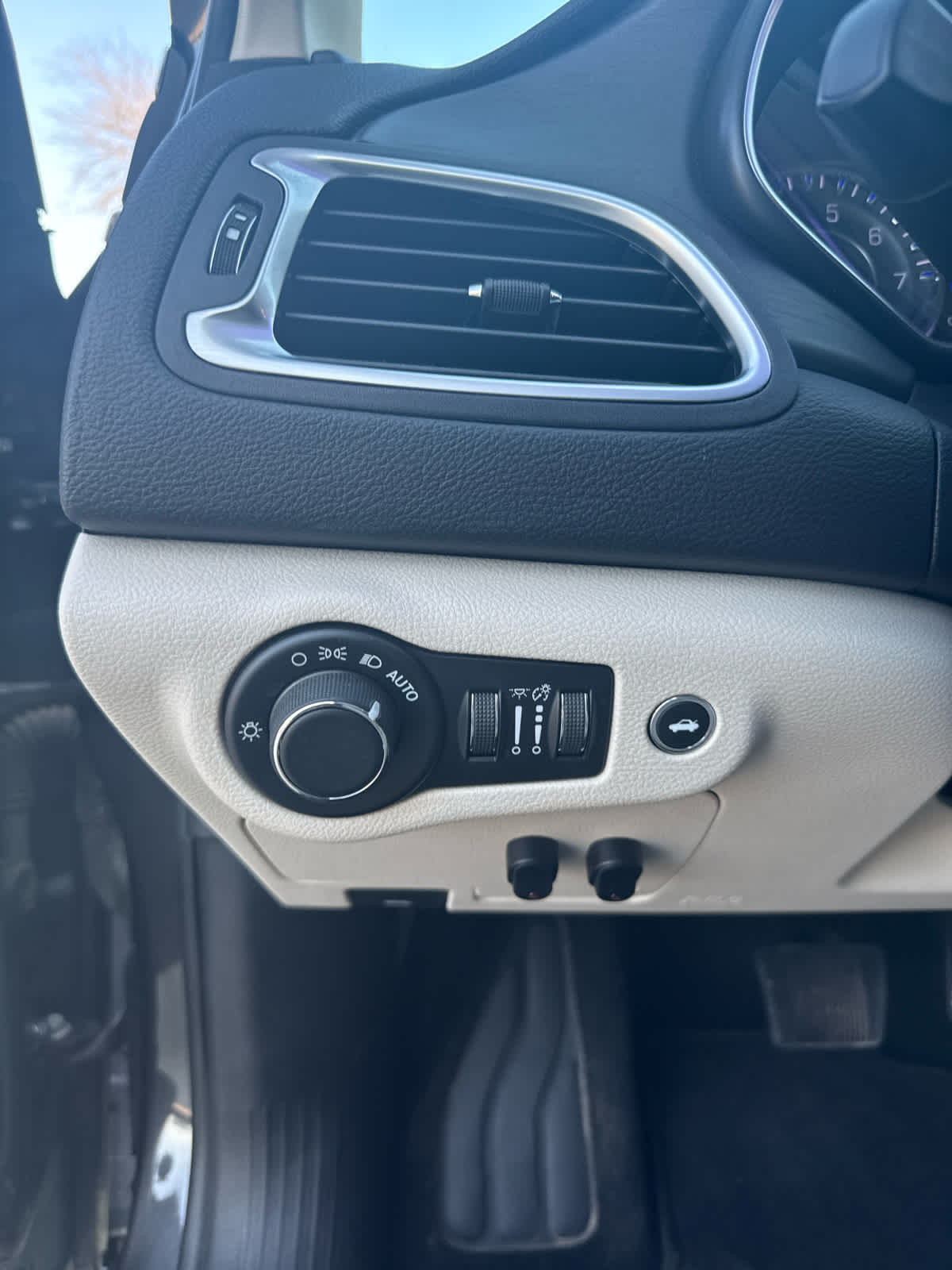 2016 Chrysler 200 Limited