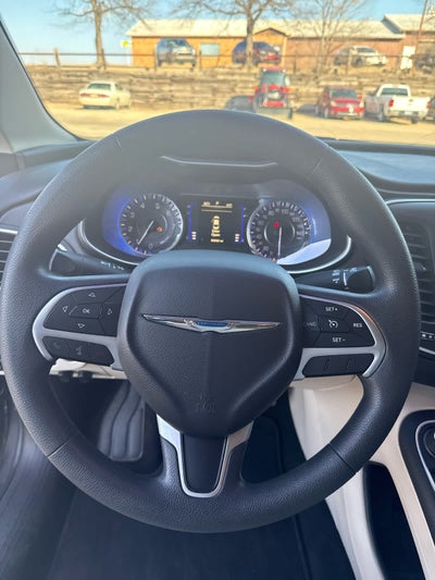 2016 Chrysler 200 Limited