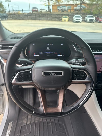 2022 Jeep Grand Cherokee Summit