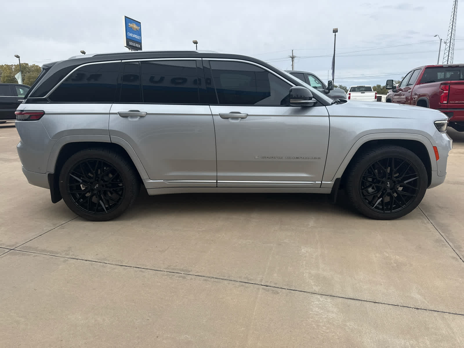 2022 Jeep Grand Cherokee Summit