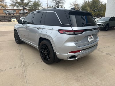 2022 Jeep Grand Cherokee Summit
