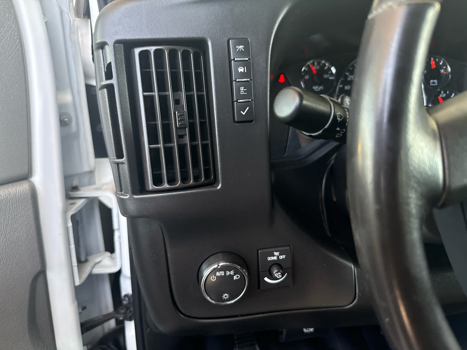 2020 Chevrolet Express Passenger 3500 LS
