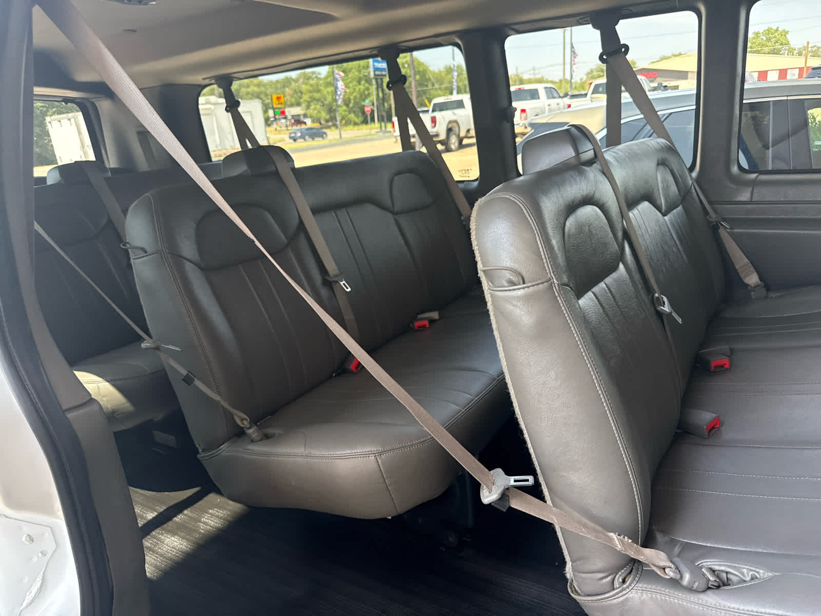 2020 Chevrolet Express Passenger 3500 LS