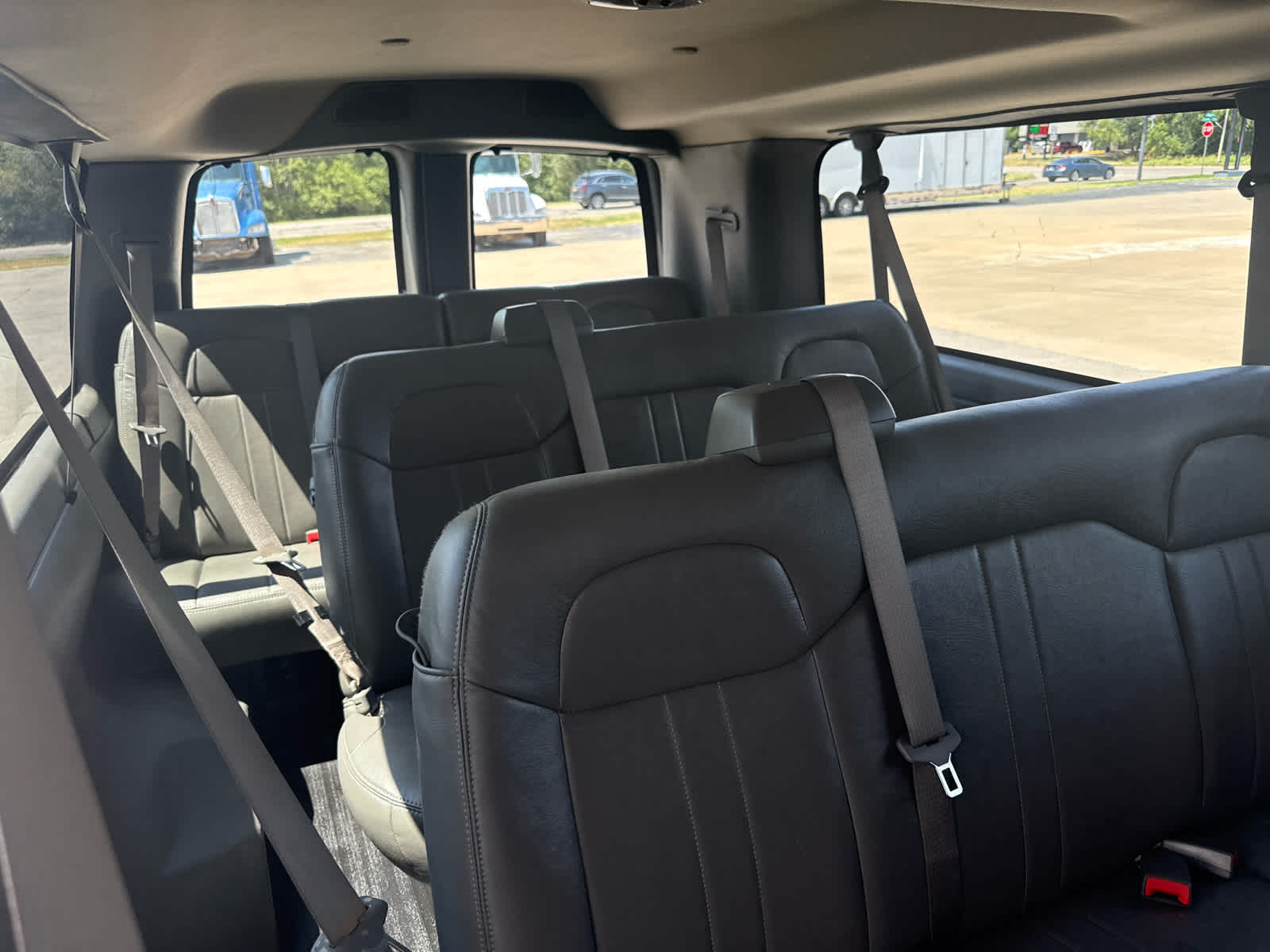 2020 Chevrolet Express Passenger 3500 LS