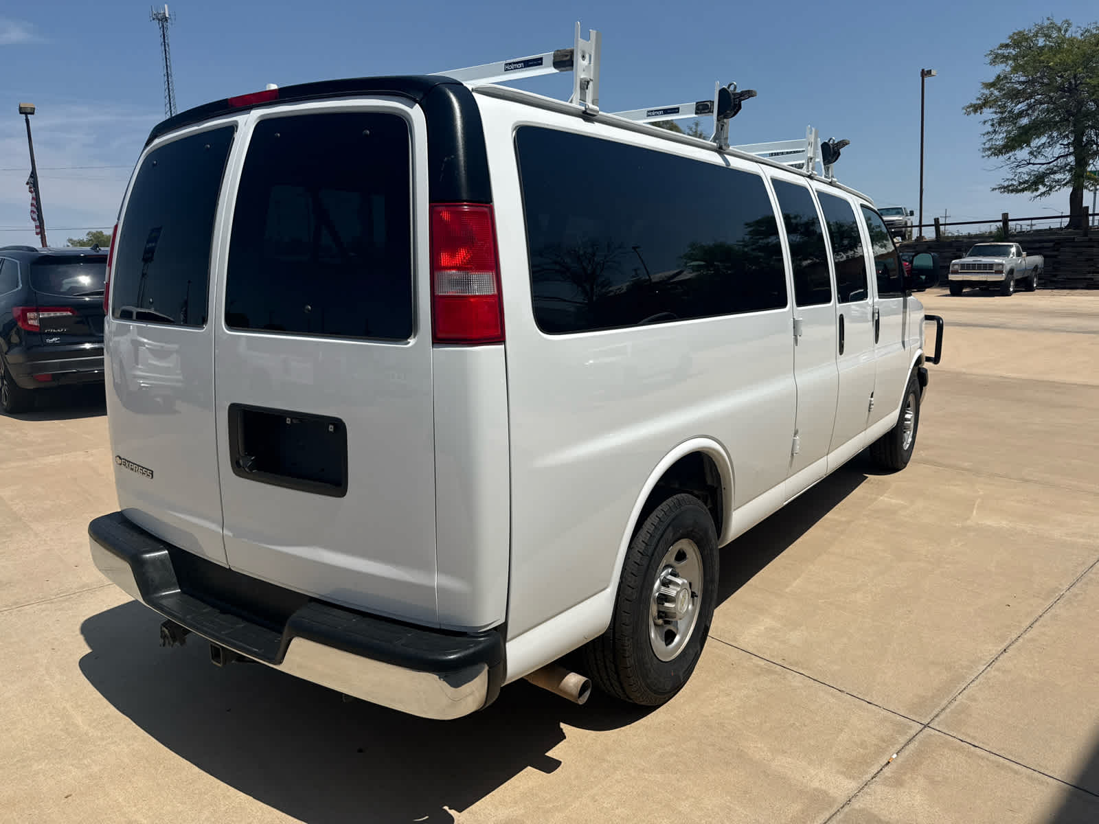 2020 Chevrolet Express Passenger 3500 LS