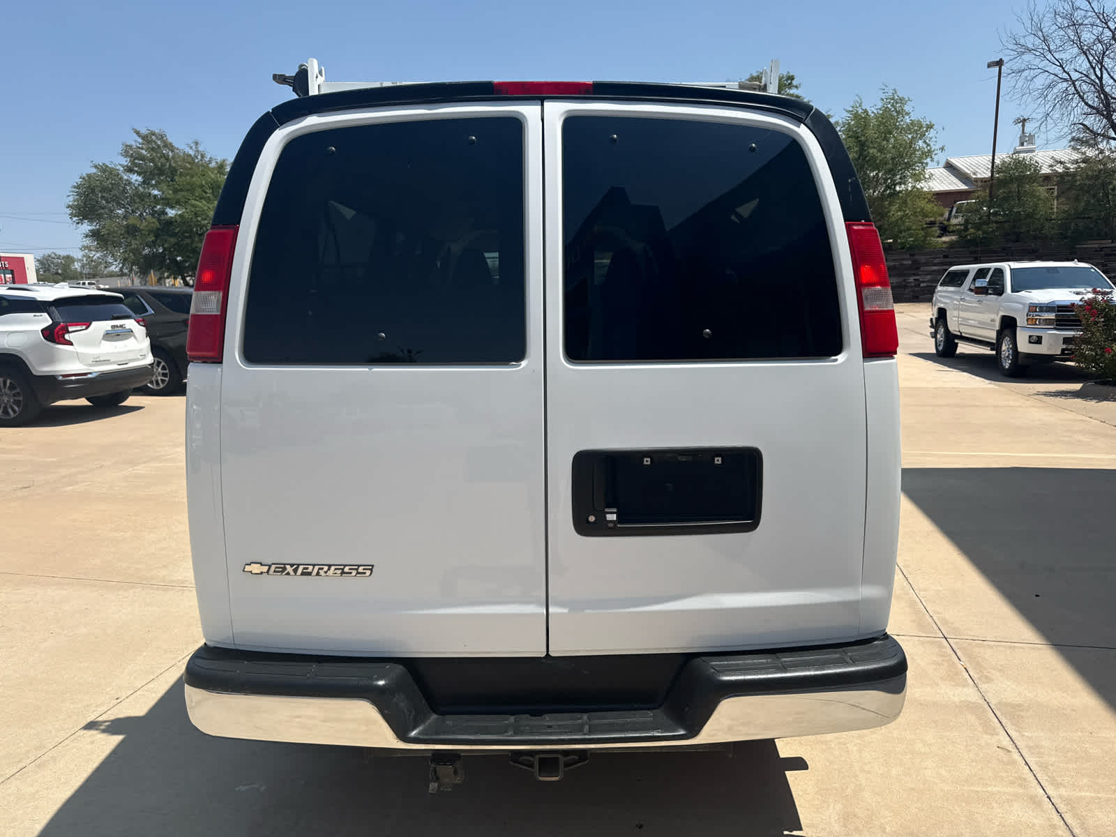 2020 Chevrolet Express Passenger 3500 LS
