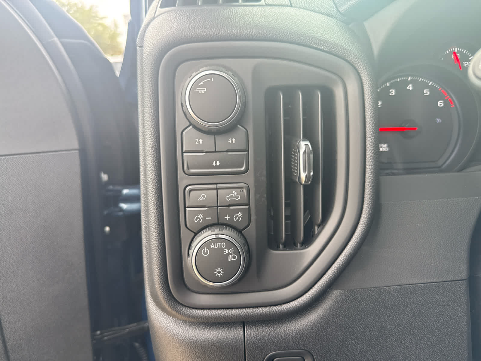 2026 Chevrolet Silverado 2500 HD Custom - Photo 15