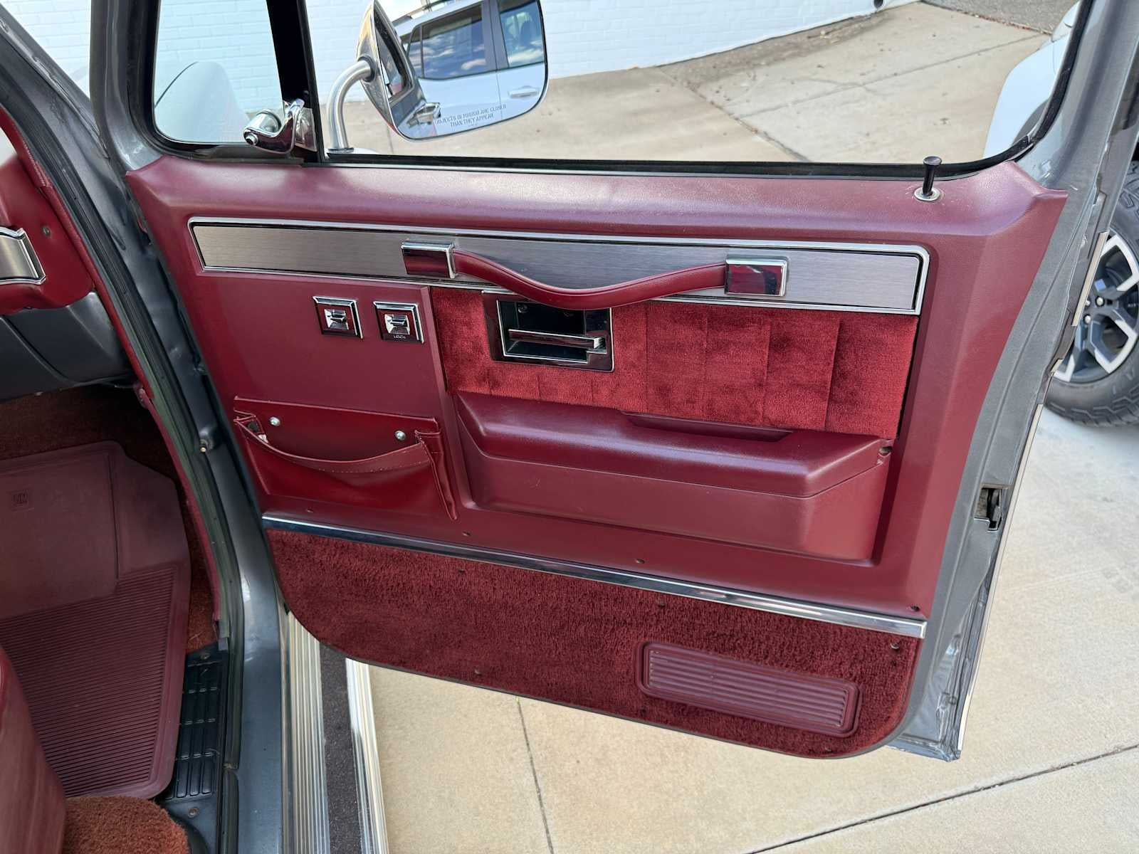 1987 Chevrolet 1/2 Ton Pickups Base