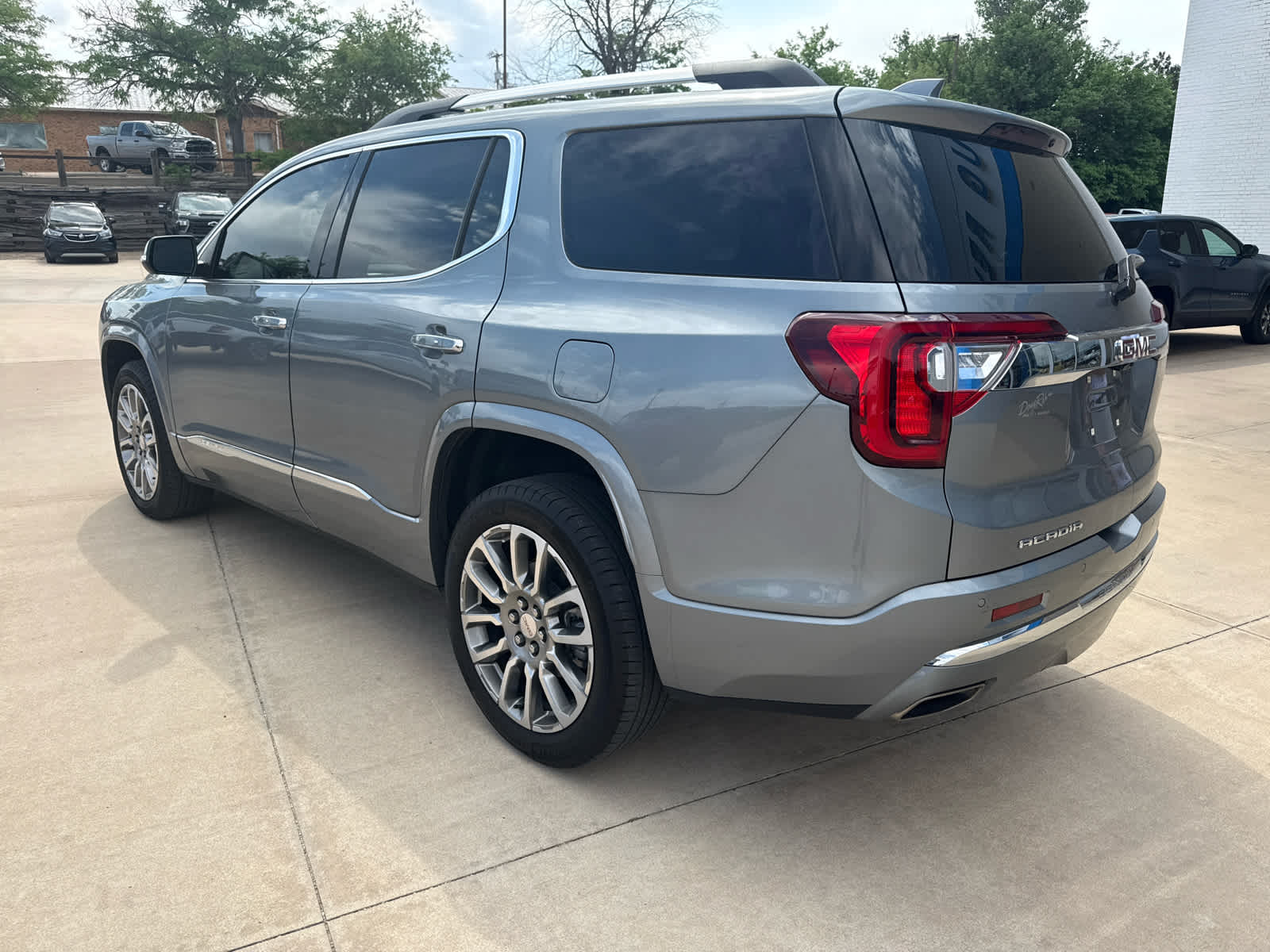 2023 GMC Acadia Denali