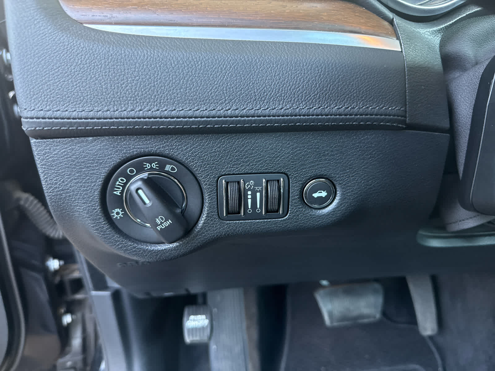 2015 Chrysler 300 300C Platinum