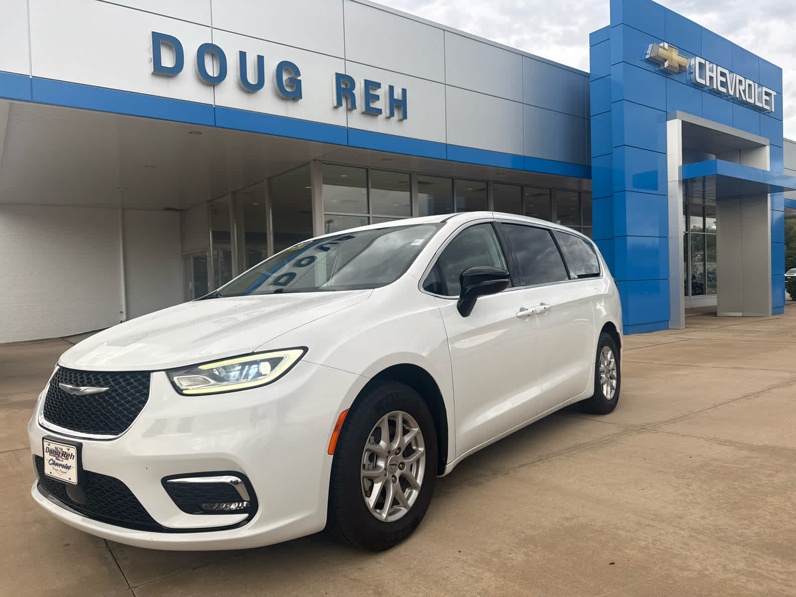 2024 Chrysler Pacifica Touring L