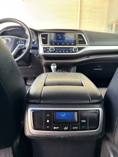 2019 Toyota Highlander SE