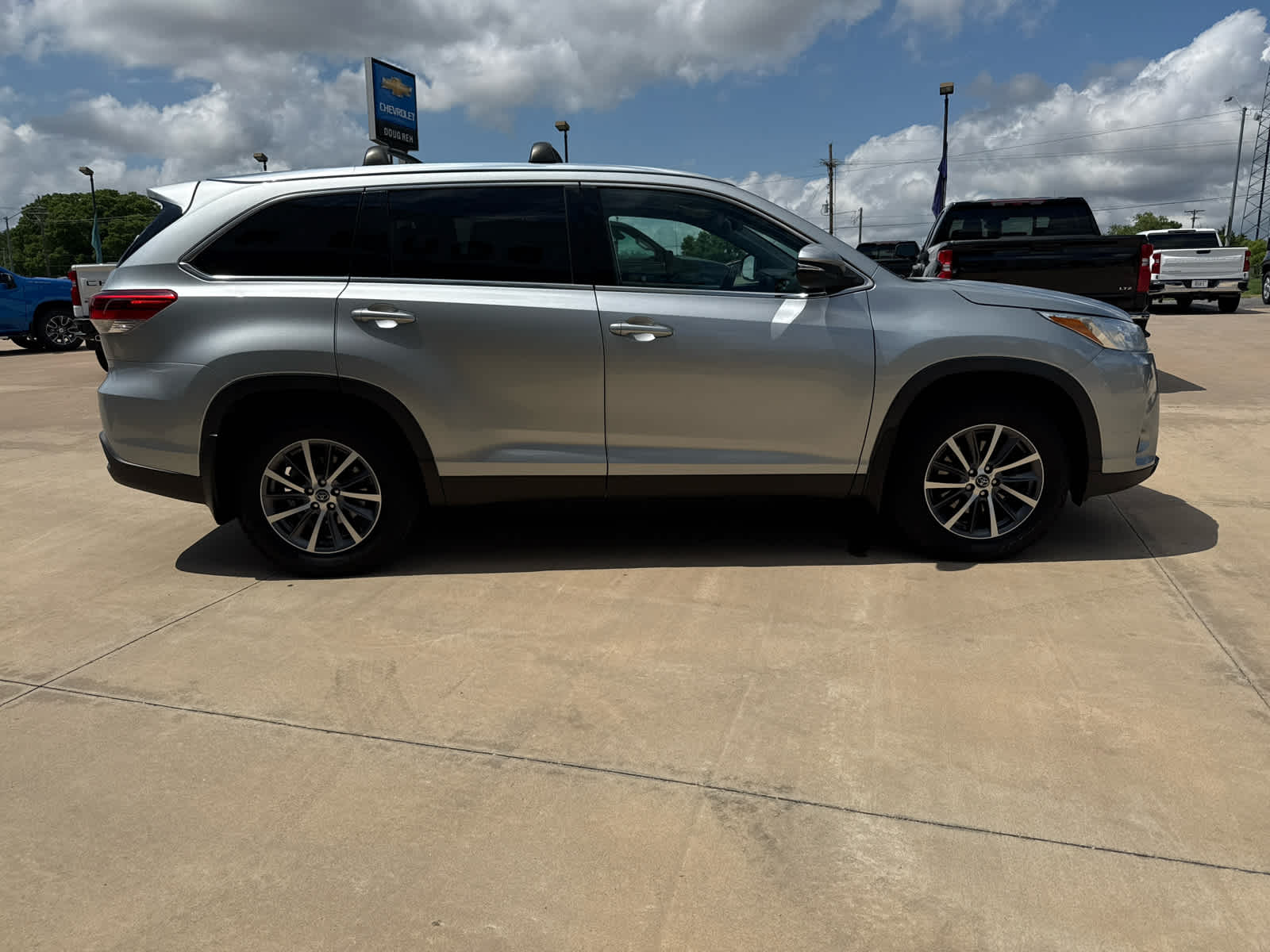 2019 Toyota Highlander SE